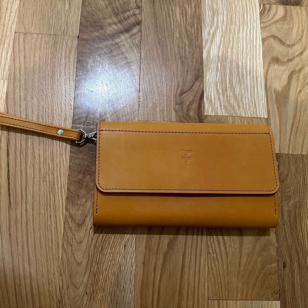 Tom Taylor Leather Clutch/Wristlet